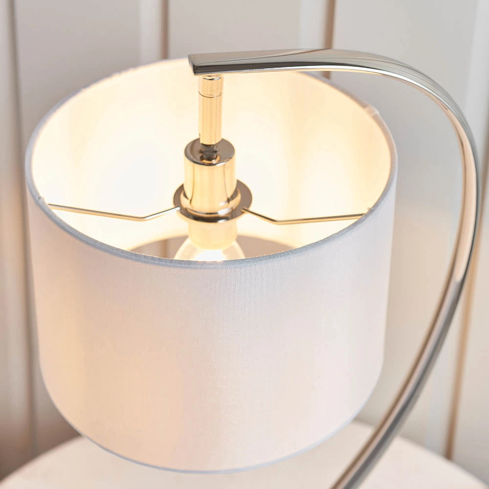 Lampada tavolo arco nichel, paralume bianco E14 Endon