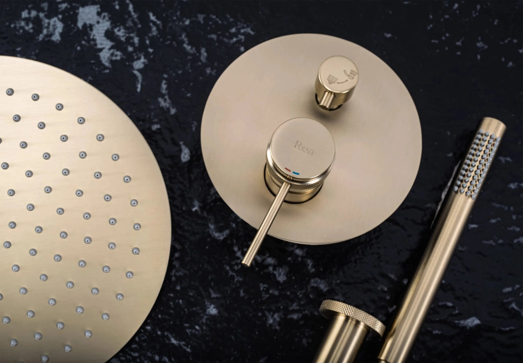 Set Doccia Da Incasso Rea Lungo Grip Gold Brush + Box