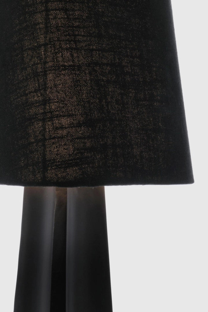 Lampada da Tavolo con Base in Metallo e Paralume in Cotone - SAKURA