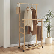 Stand Appendiabiti Ilmajok in Bambù con Ruote 147 x 70 x 36 cm [en.casa]