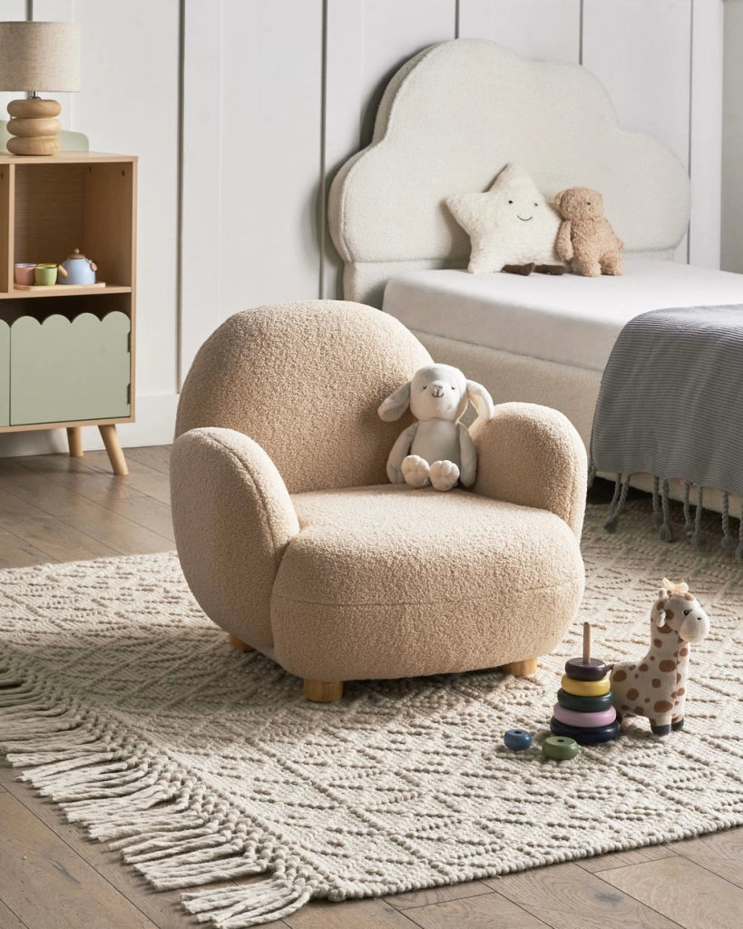 Poltrona per bambini con gambe in legno beige cemeretta