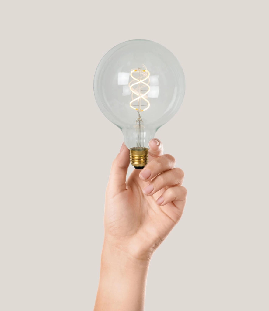 Lampadina LED filamento sfera trasparente E27 5W Lucide