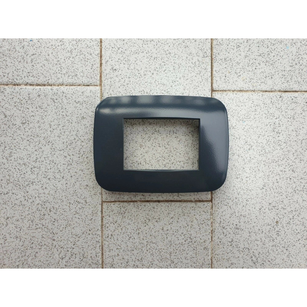 Trade Shop - Placca Placchetta Placchette Compatibili Per Serie Axolute Bticino Colorate Fori - Grigio Scuro -3 Fori     -