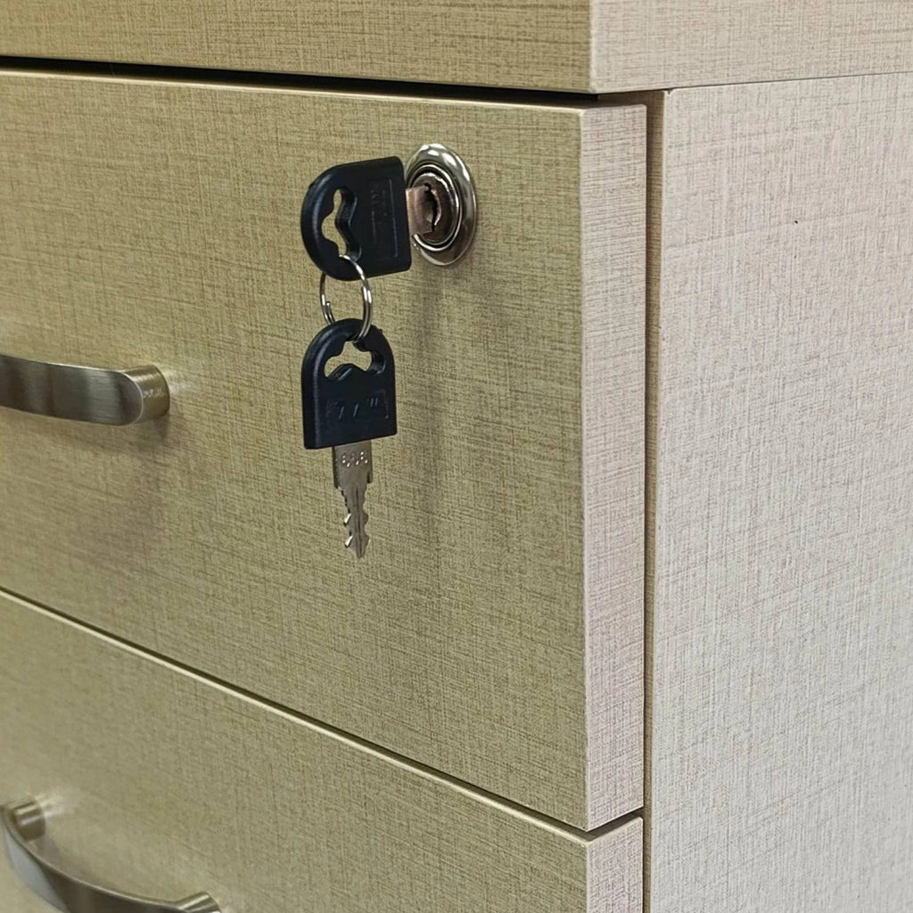 Marvin Cassettiera Ufficio In Legno Chiave Sicurezza Con Ruote Per Scrivania Tavolo 3 Cassetti Ripiani Beige Tramato