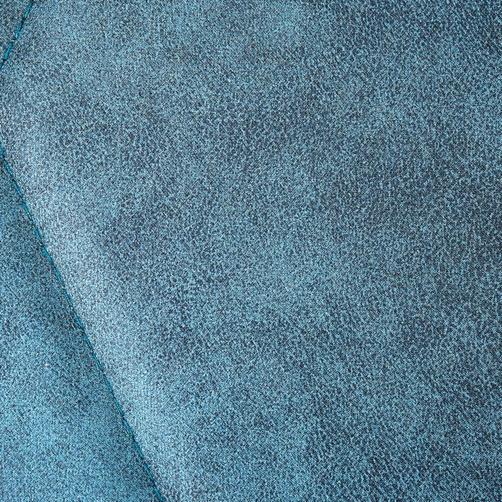 Set di 2 sedie da pranzo in tessuto blu con braccioli schienale trapuntato gambe in metallo Nero retrò di transizione