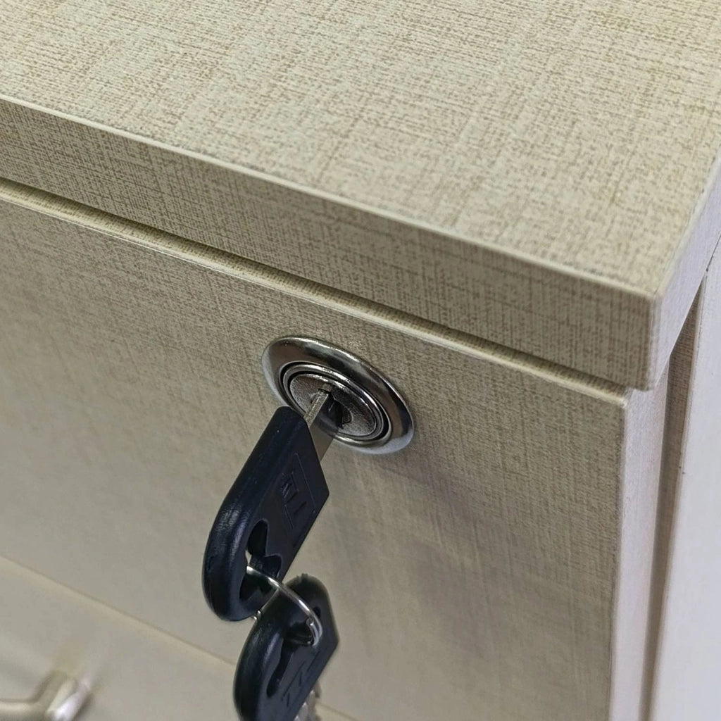 Marvin Cassettiera Ufficio In Legno Chiave Sicurezza Con Ruote Per Scrivania Tavolo 3 Cassetti Ripiani Beige Tramato