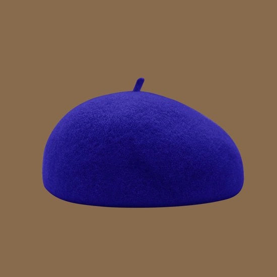 Cappelli da bambina e donna, caldi e in lana, adatti per l'autunno e l'inverno.