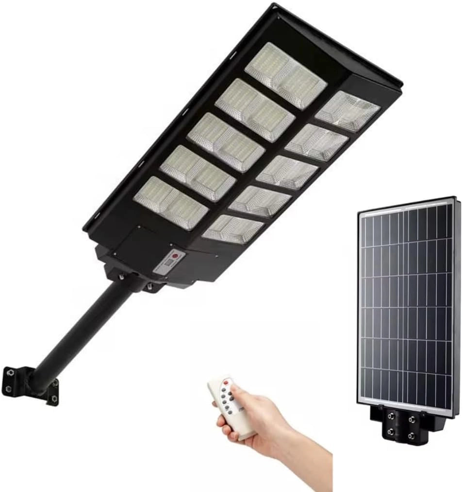Lampione LED solare con batteria 18000mAh, doppia modalità luce, pannello solare, telecomando e staffa da 50cm. Autonomia prolungata e installazione facile.