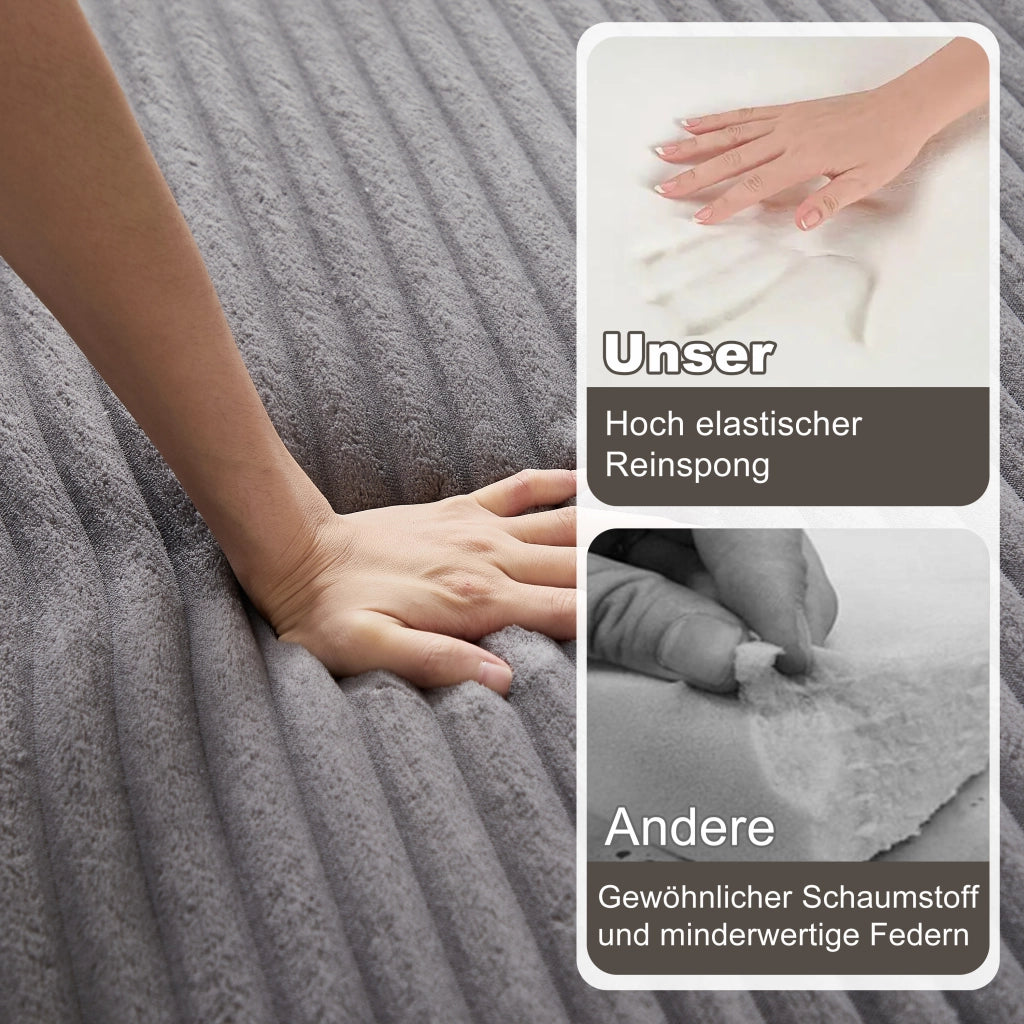 Divano modulare in velluto a coste con linee curve e cuscini in tessuto grigio