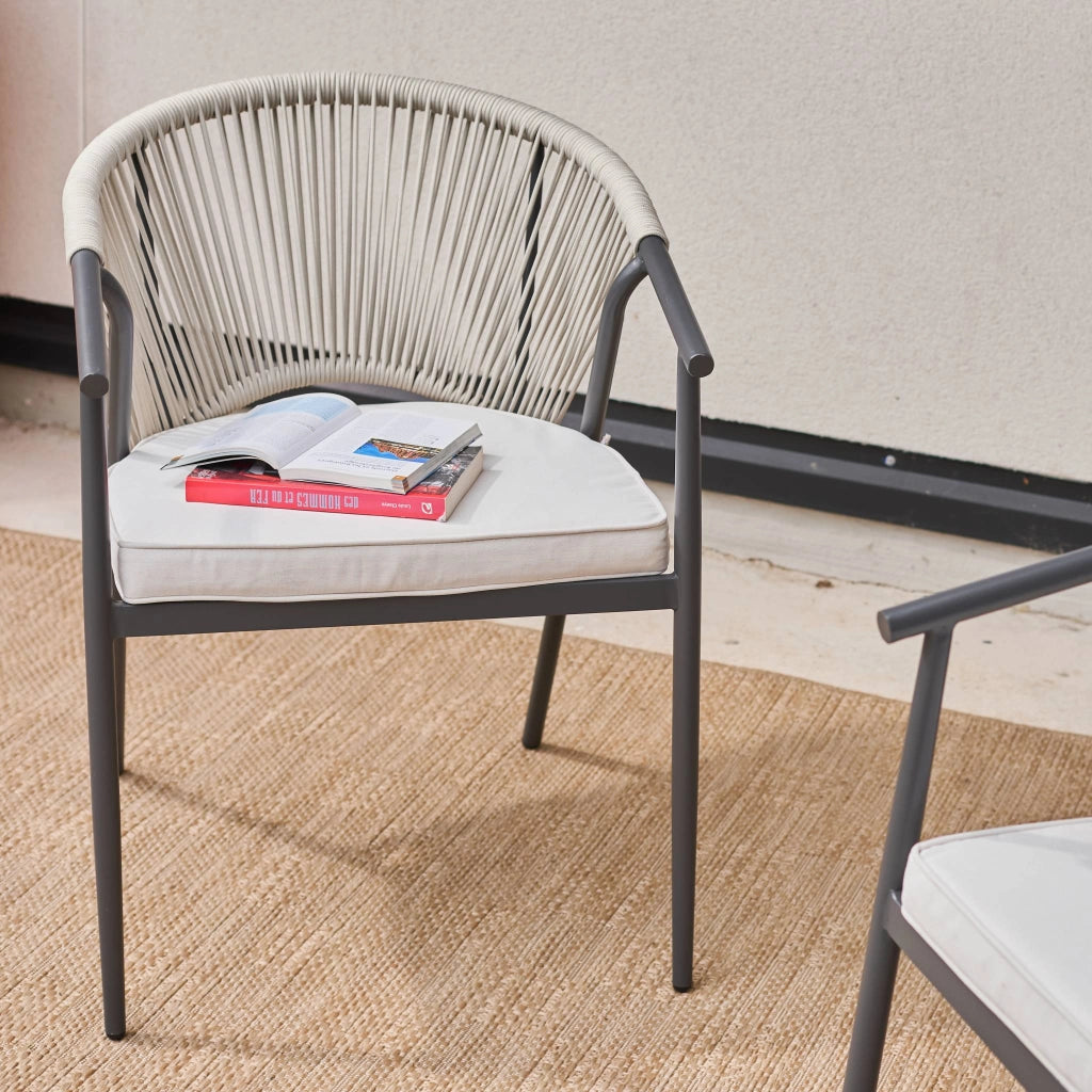 Set 2 sedie da giardino impilabili in acciaio e corde, beige