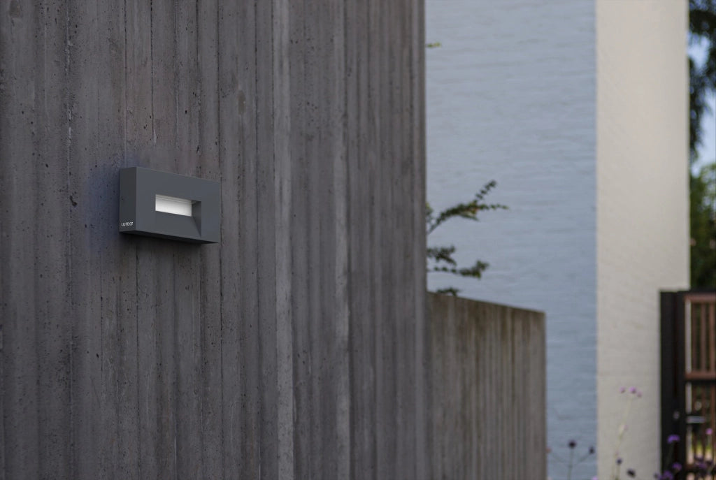 Applique esterna LED CCT ARTEO nera IP65 Lutec