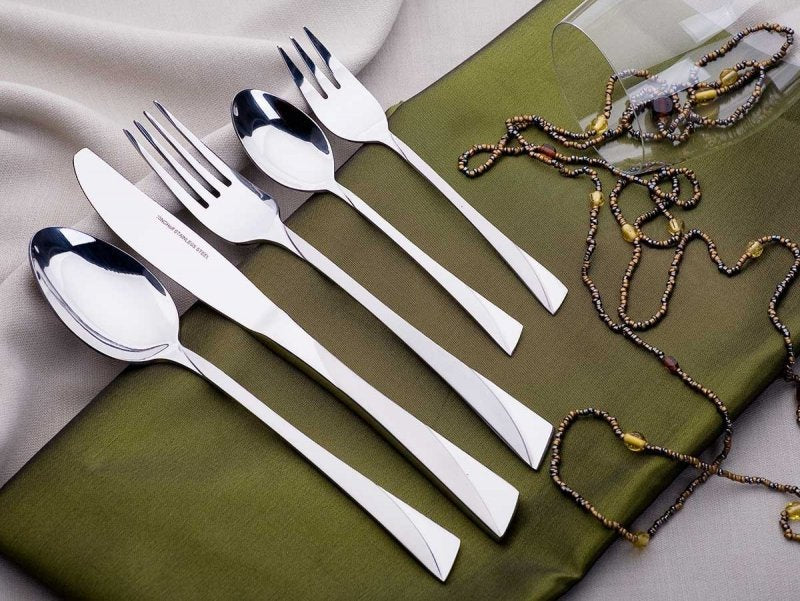 Set di posate in acciaio inossidabile lucido Kinghoff KH-1350 da 24 pezzi