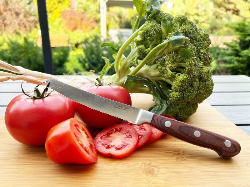 Coltello seghettato per pomodori Kinghoff KH-1702 per verdure morbide
