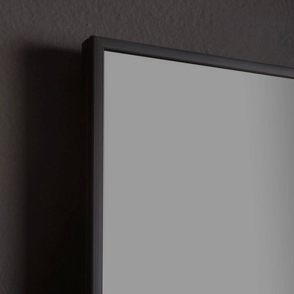 Specchio 60x80 con telaio in PVC nero opaco
