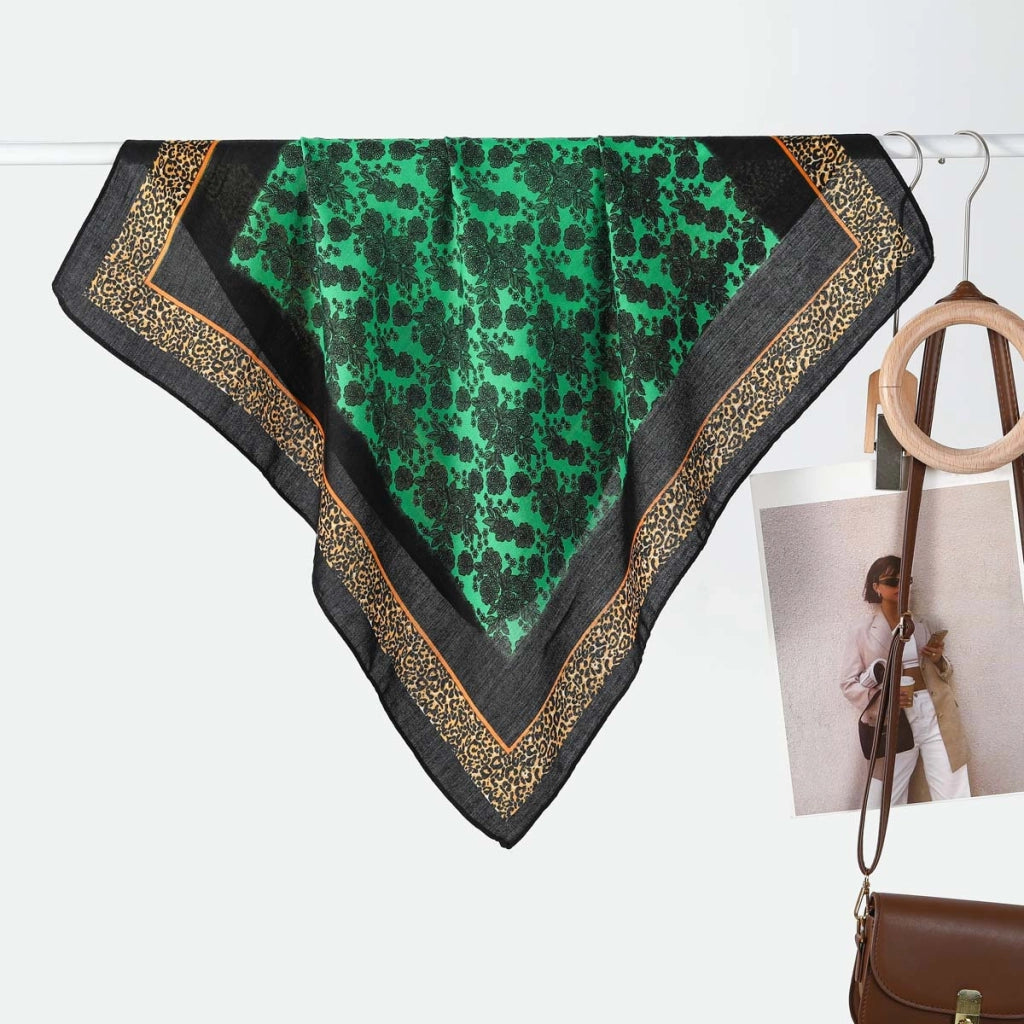 Sciarpa/foulard da donna versatile, semplice e calda
