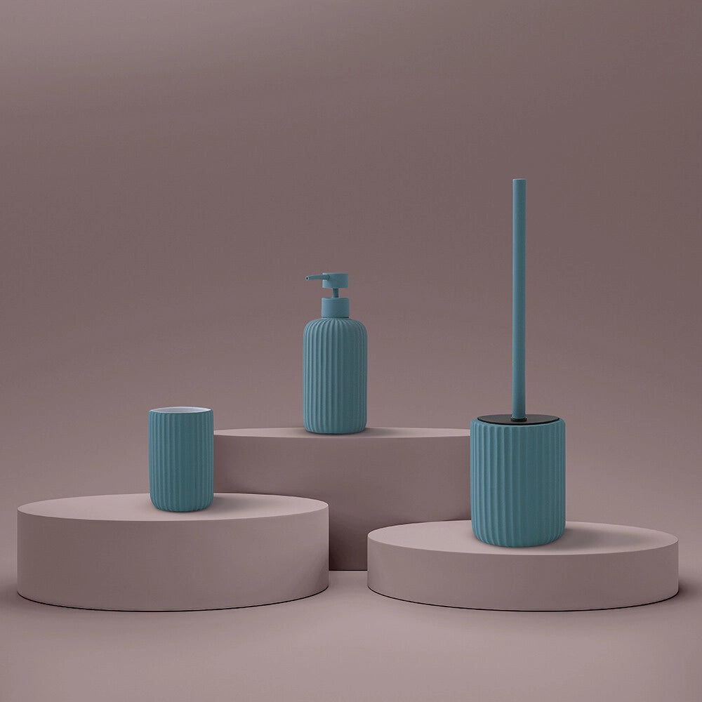 Set accessori bagno in ceramica blu con dispenser sapone e due portaspazzolini Spring