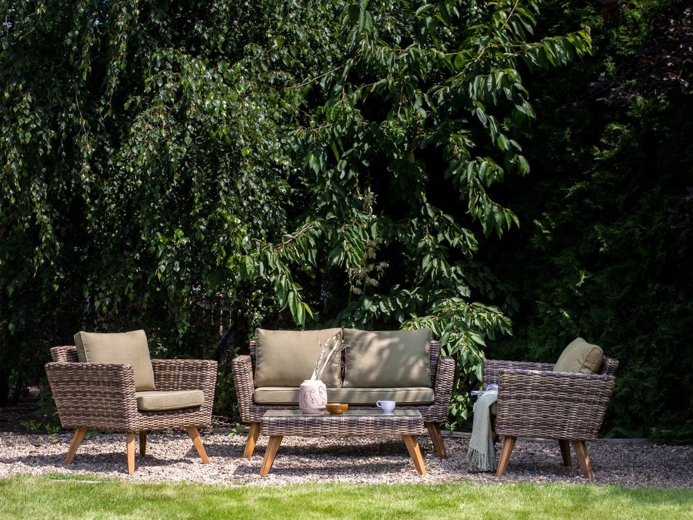 Set da giardino con divano e poltrone in rattan verde oliva esterno elegante