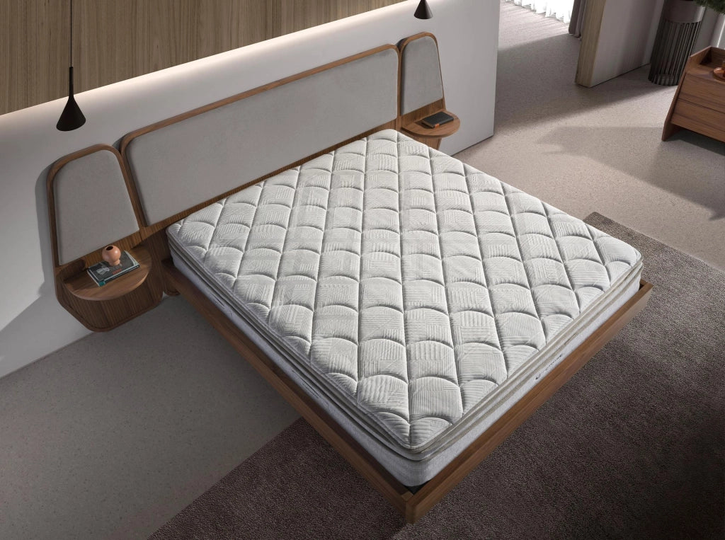 Letto in noce e tessuto grigio