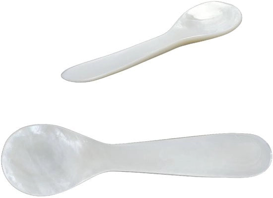 Set di due cucchiai di caviale in conchiglia per tavola e dessert