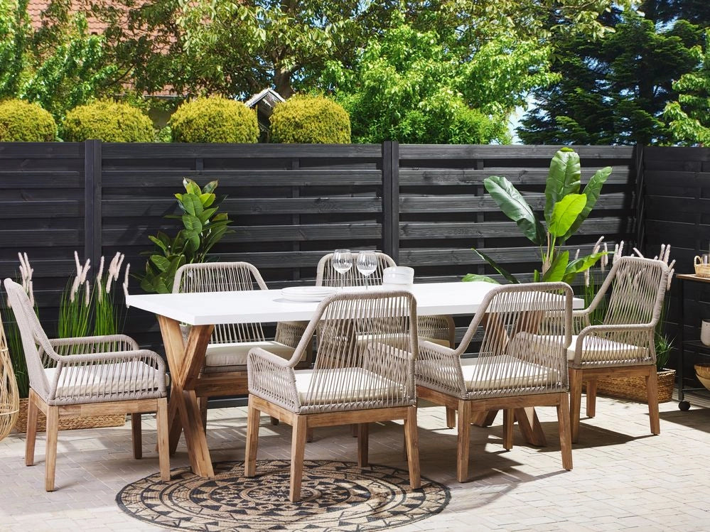 Set da Esterno con Tavolo in Cemento Sintetico  bianco e beige e 6 Sedie in Vimini
