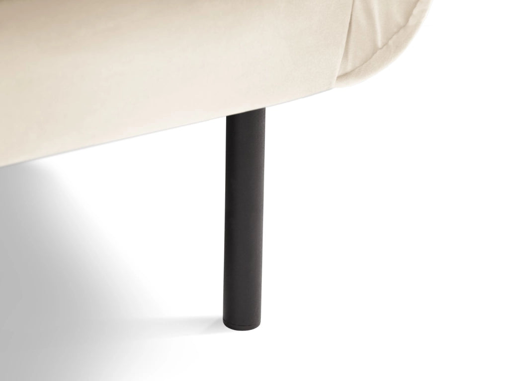 Cosmopolitan Design - Poltrona "Vienna" in velluto beige chiaro 