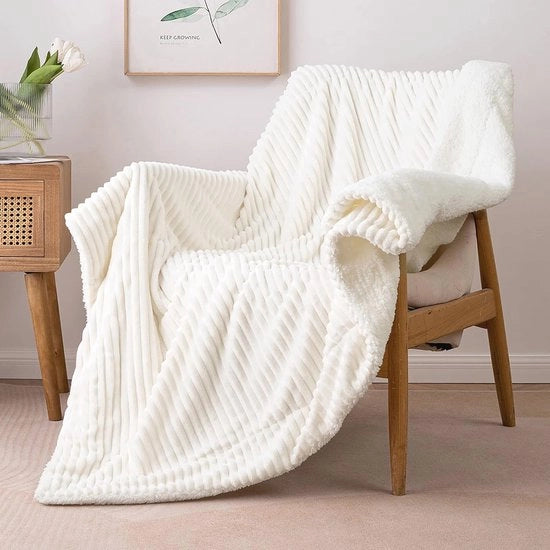 Coperta da divano e letto a strisce 150x200 cm - Piuma per divano e letto in beige