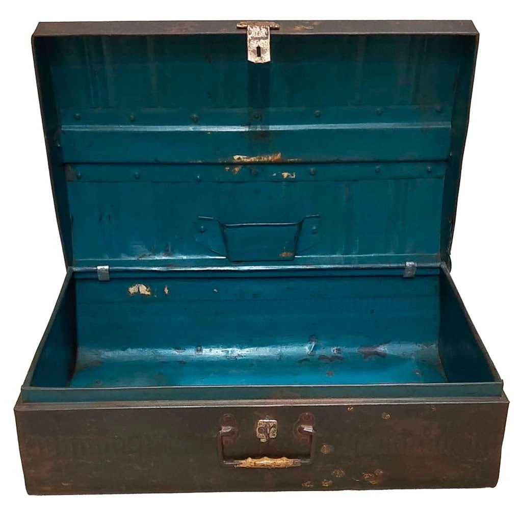 Valigia artigianale in metallo, 67x37x25h cm