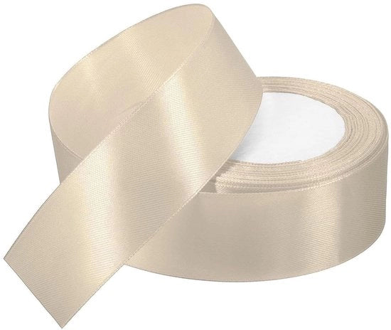 Banda decorativa in satin beige, larghezza 22,8M, spessore 4 cm.