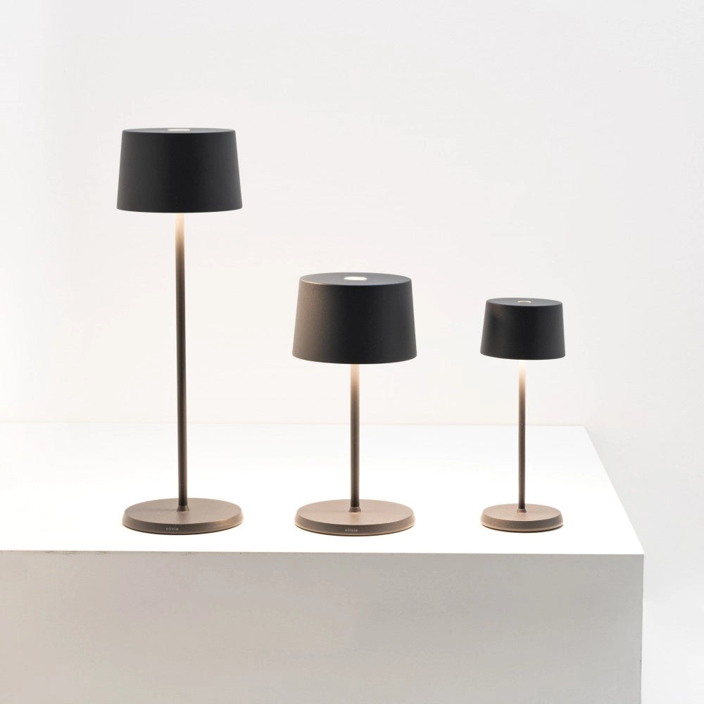 Zafferano Olivia Pro Micro Lampada a led da tavolo Corten ricaricabile e dimmerabile