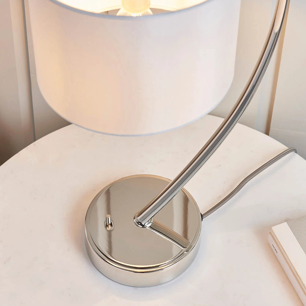 Lampada tavolo arco nichel, paralume bianco E14 Endon