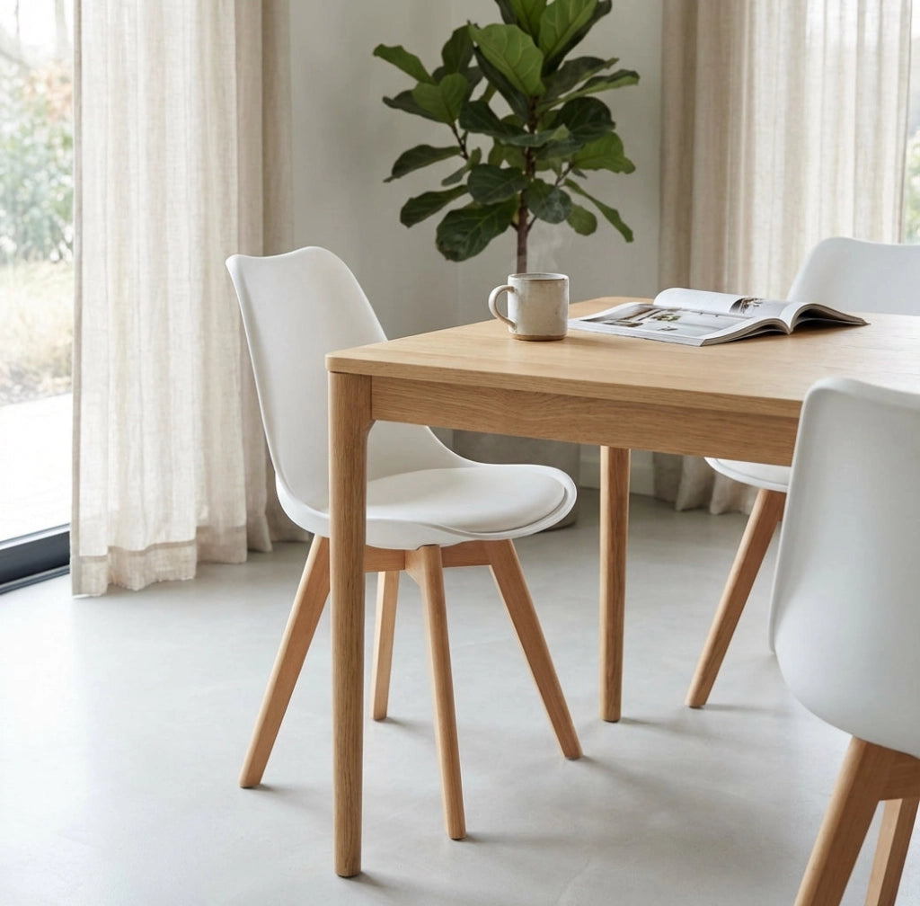 Sedia Svandinava con seduta Imbottita in Plastica Legno cm 49x54x83 - LISA