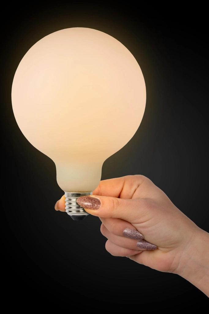 Lampadina LED opalina sfera E27 8W 2700K Lucide