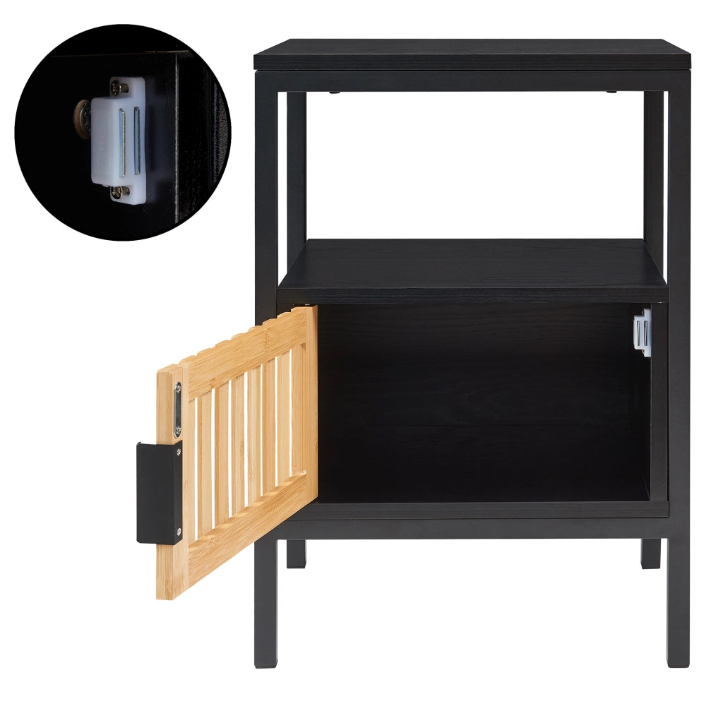 Comodino Tavolino Luniehti con Anta in Bambù 58 x 40 x 33 cm - Nero/Naturale [en.casa]