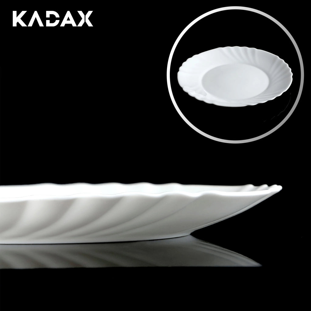 Set di stoviglie KADAX composto da 6 piatti, colore bianco.