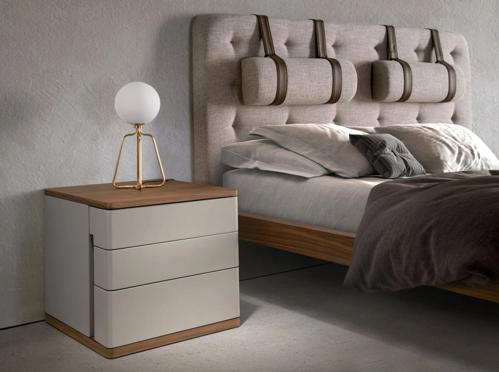 Comodino in legno grigio e noce