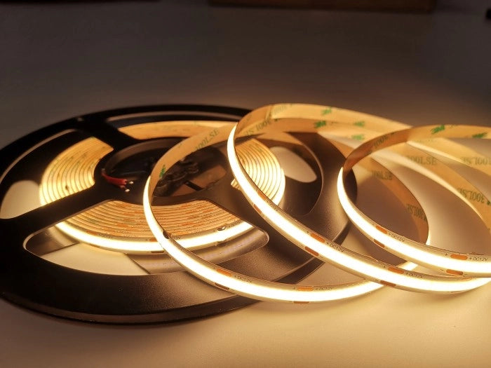 Striscia LED COB 480 9W/m 3000K 12V IP20 5m dimmerabile