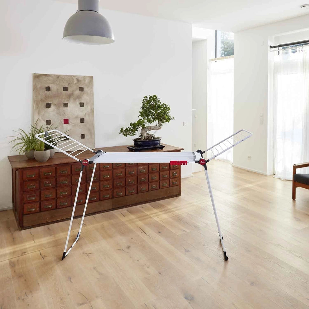 Stendino Infinity Flex Plus in Acciaio Verniciato Estensibile fino a 2 Metri con Ali Alte e Ruote Vileda