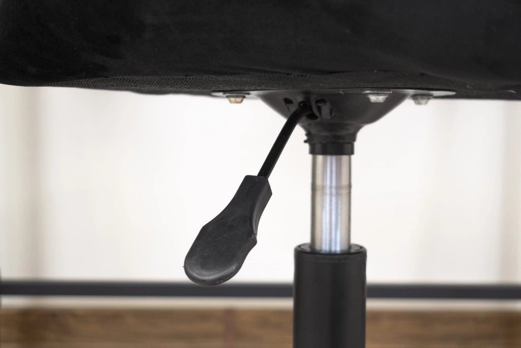 Sedia girevole Valora NOTO in velluto nero ergonomica per ufficio