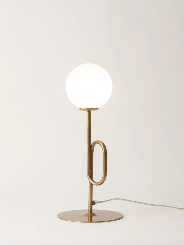 Lampada da tavolo Tes oro, vetro opale, G9 12W Sigma