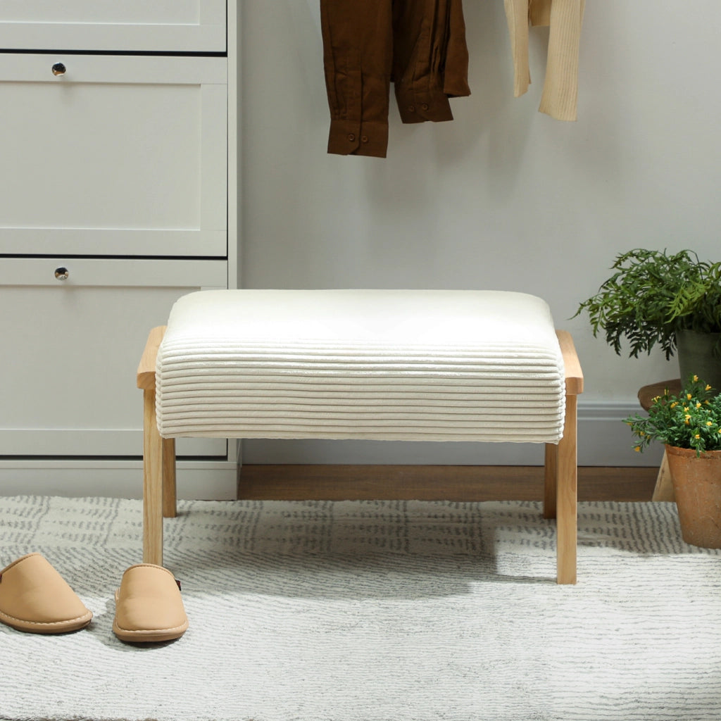 Poggiapiedi imbottito con cuscino e gambe in legno ¨C Minimal ¨C crema