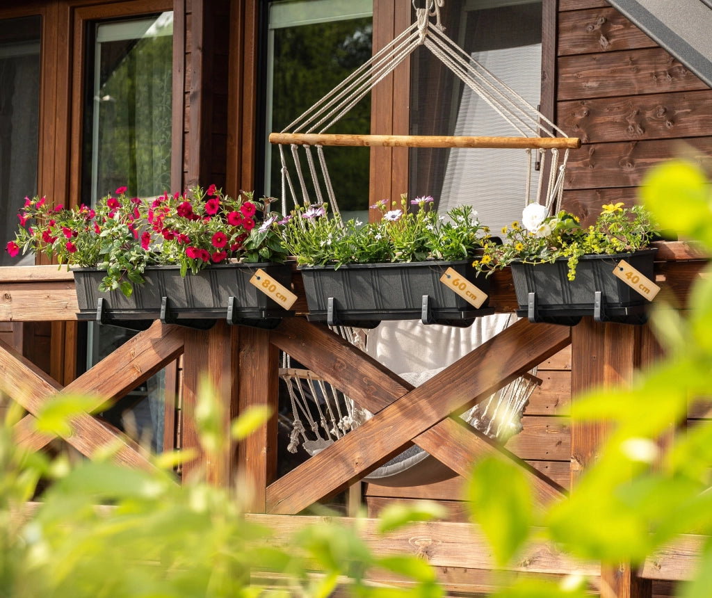 Vaso da fiori per balcone KADAX da 40 cm con supporto e manici.