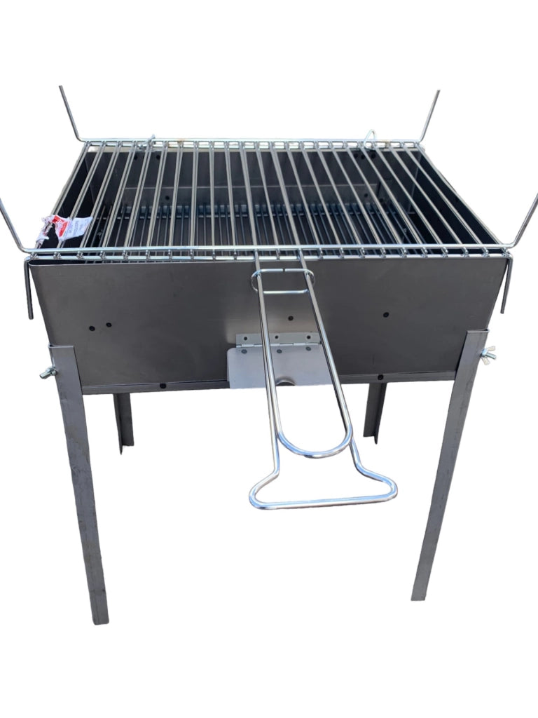 Barbecue in ferro con griglia in acciaio, con coperchio richiudibile, piedi estraibili, per legna o carbone, portatile 50x35 cm