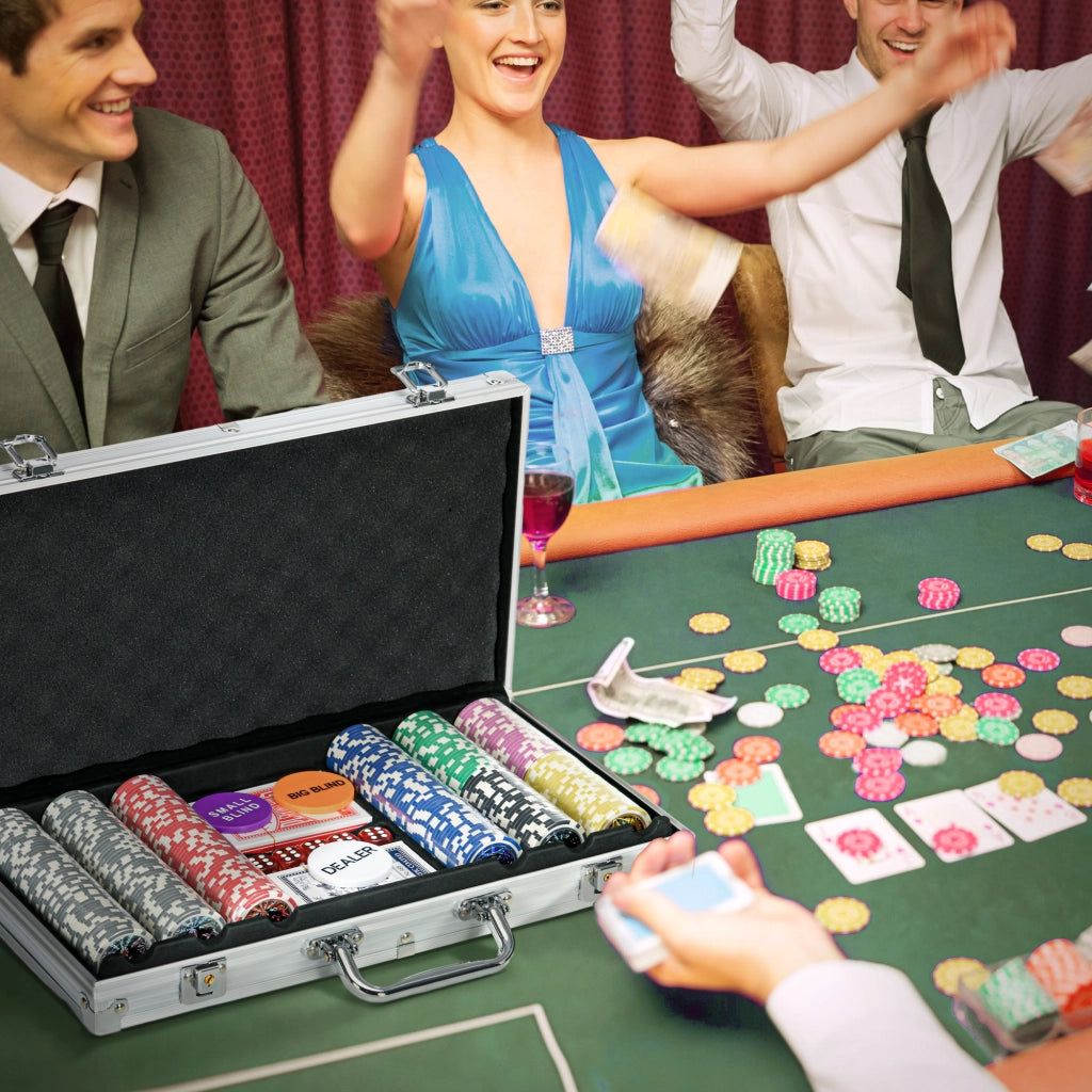 Set Poker Professionale ¨C Xylo ¨C 500 Fiches, 2 Mazzi Carte, 5 Dadi, Custodia Alluminio