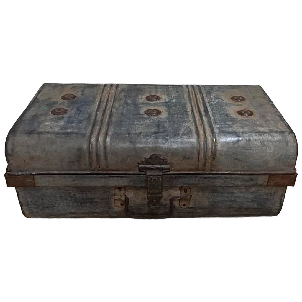 Valigia artigianale in metallo, 67x37x25h cm