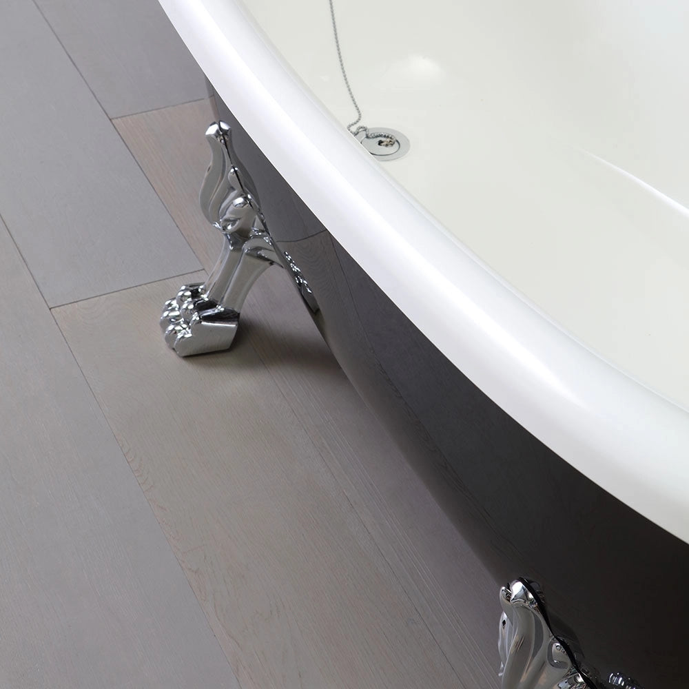 Vasca da bagno classica bianco e nero