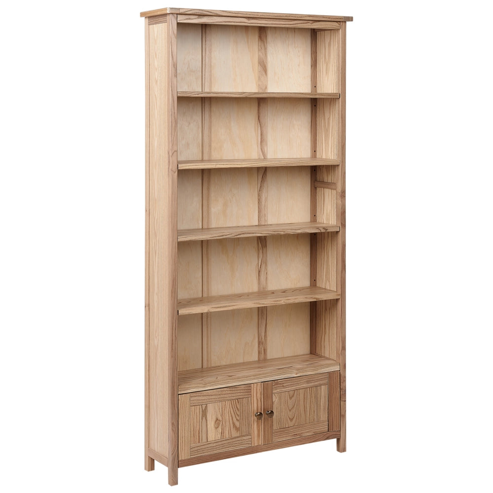 Libreria scaffale con mensole in legno chiaro in stile rustico