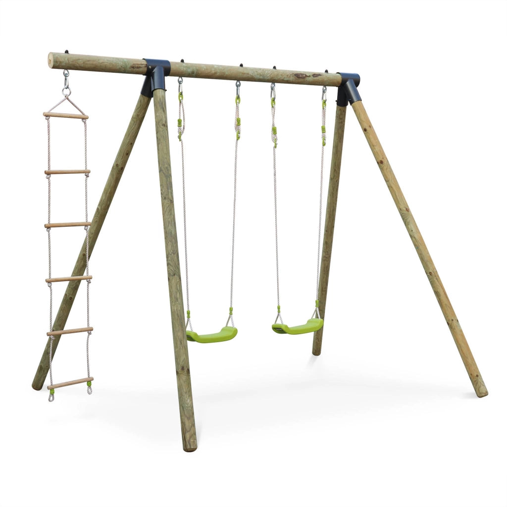Area giochi altalene, scala di corda, verde