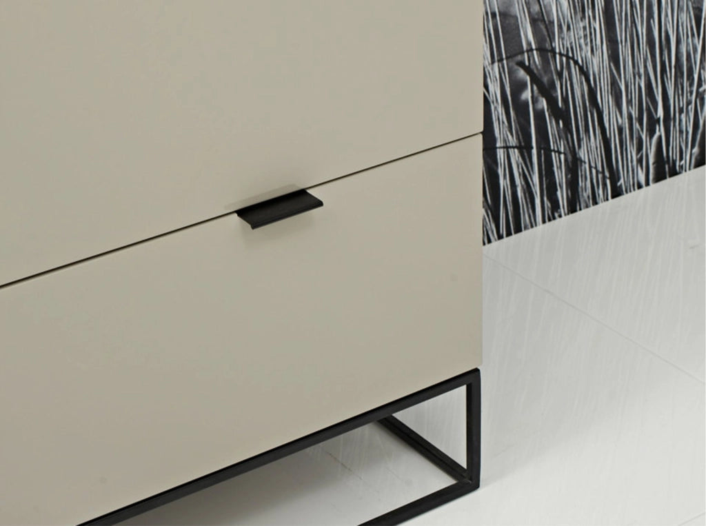 Cassettiera legno grigio e acciaio nero