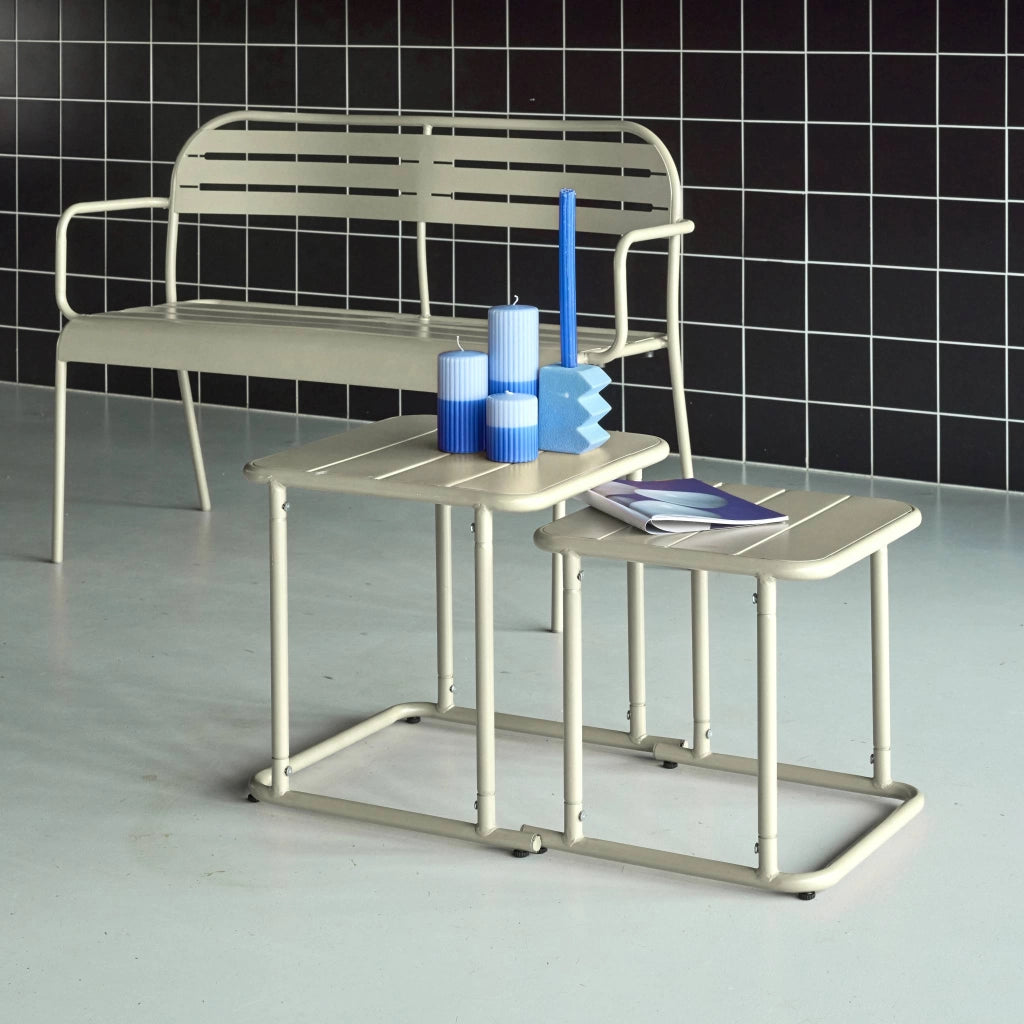Set tavolini da esterno quadrati in acciaio, beige