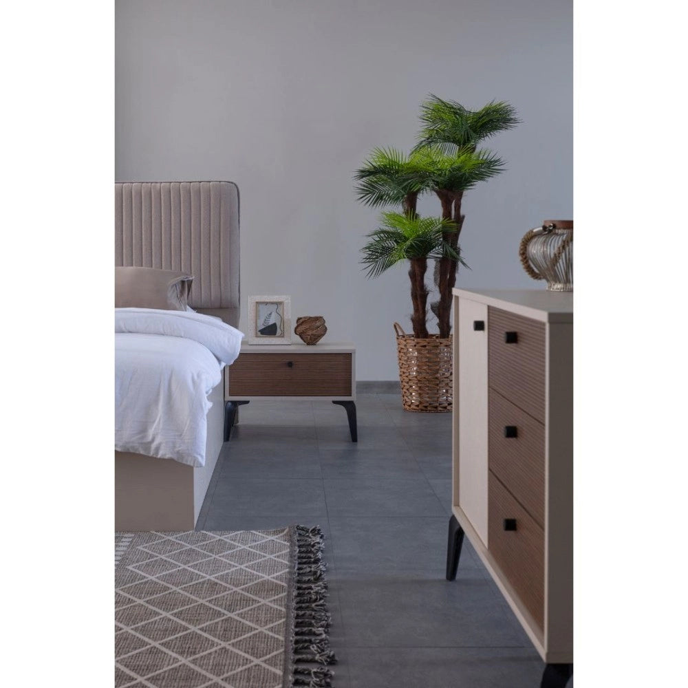 Camera da letto con armadio con specchi e letto contenitore Piedra